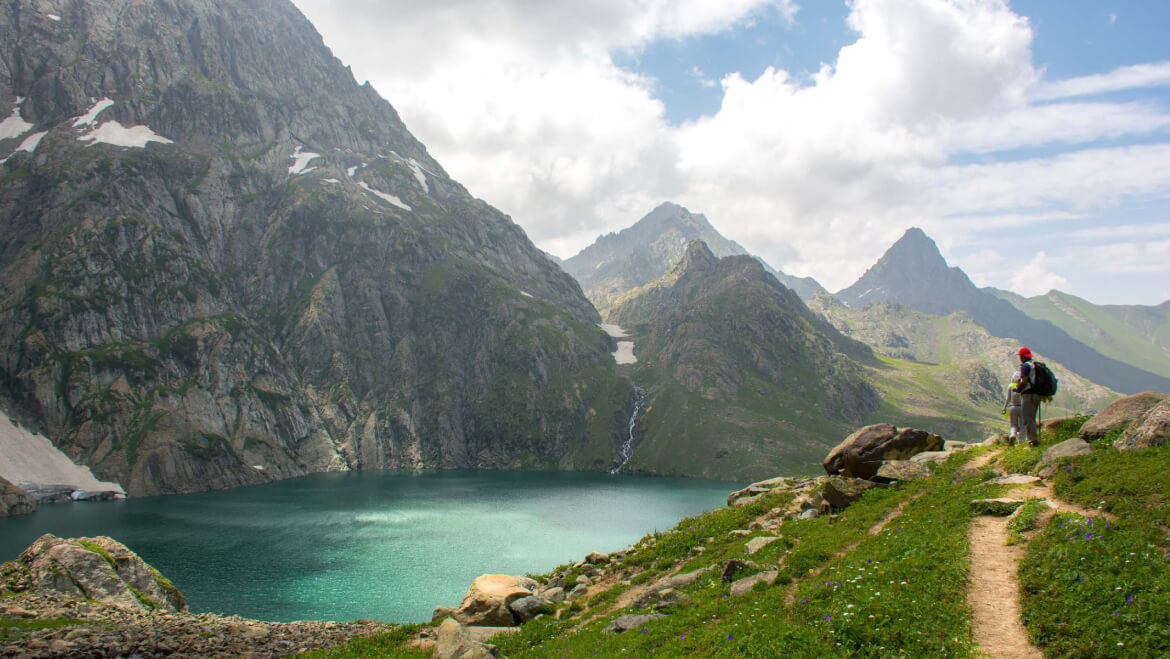 Kashmir Alpine Lakes Trek